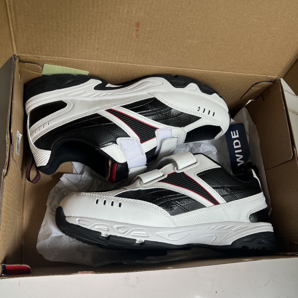Reebok Rapid Strike Shoes Men's 7 WIDE Black White with Box